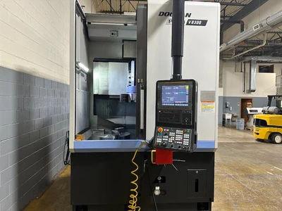 Doosan V8300R (2021)