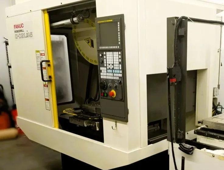 Fanuc ROBODRILL D21LIA5 USED (2012)