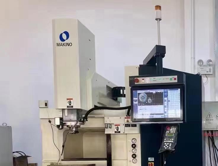 Makino EDGE2i (2012)