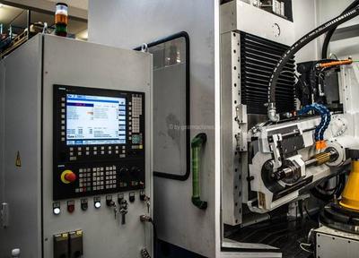 Liebherr LC 752