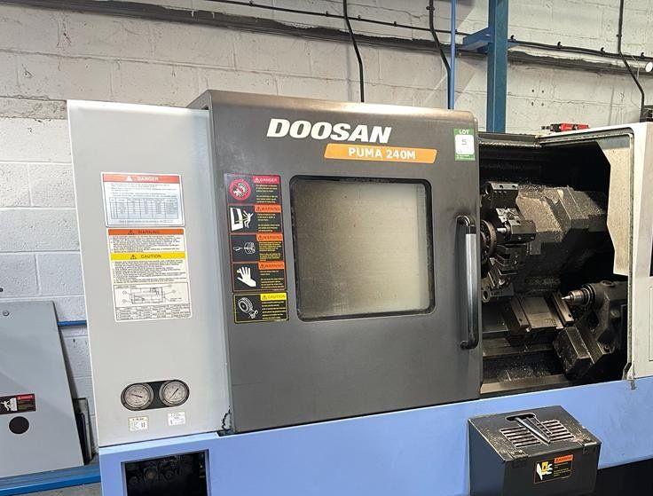 Doosan 240M (2007)