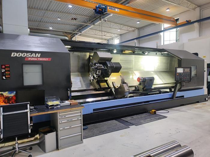 Doosan Puma 700XLY (2011)