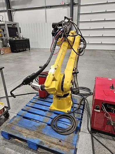 Fanuc ARCMATE 120IB/10L USED (2005)