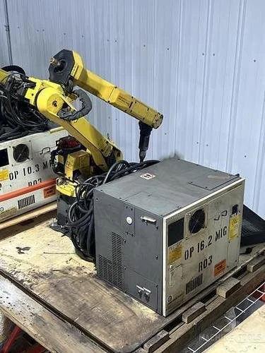 Fanuc ARCMATE 100IC/6L USED (2013)