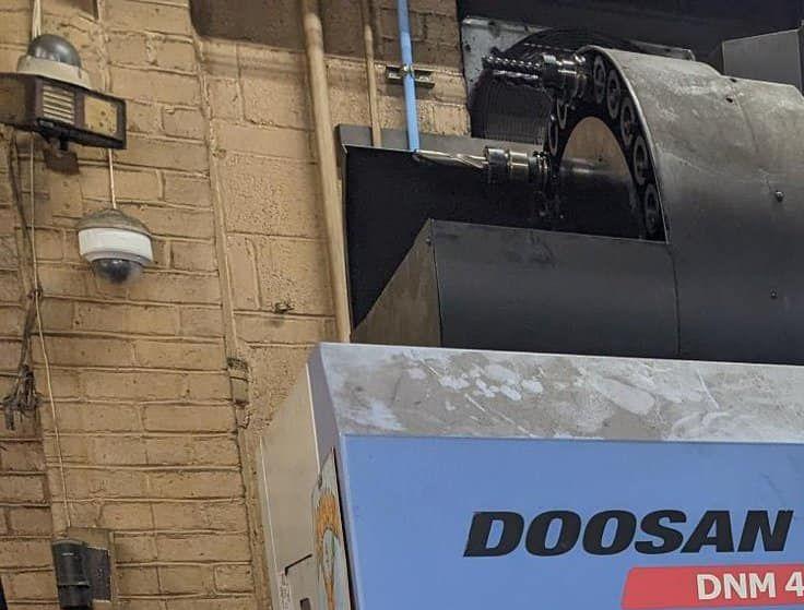 Doosan DNM-400 (2010)