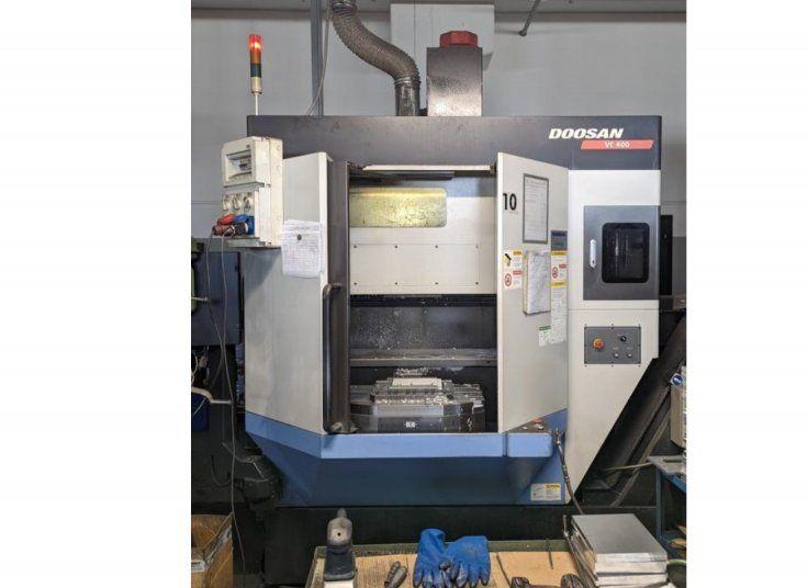 Doosan VC 400 DUAL PALLET (2008)