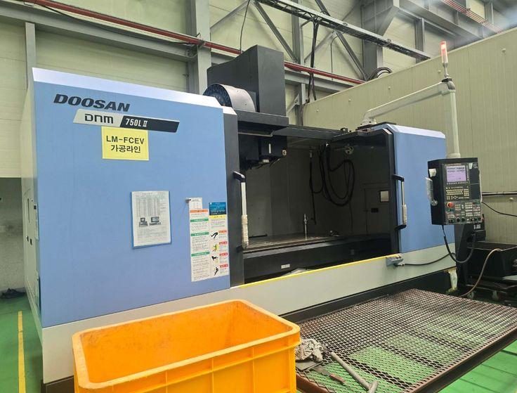 Doosan DNM 750 (2012)