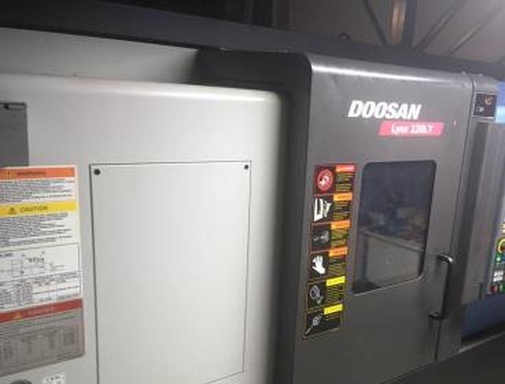 Doosan lynx 220lyc cnc lathe (2016)