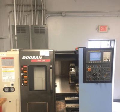 Doosan lynx 220a cnc lathe (2011)