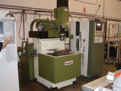 Makino MGB-30 SINKER EDM