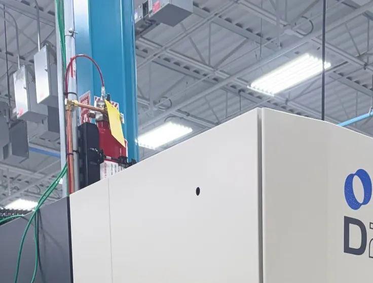 Makino D200Z