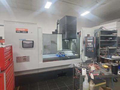 Mazak vtc 300c vertical machining center (2008)