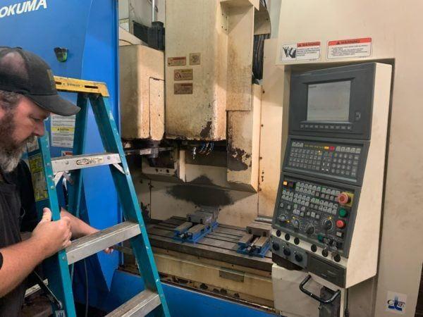 Okuma crown mc v4018 cnc vertical machining center (2005)